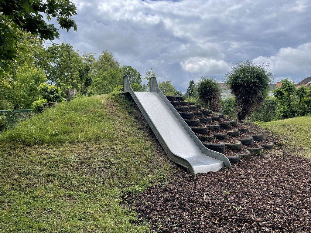 Spielplatz Nachtweide, Rutsche