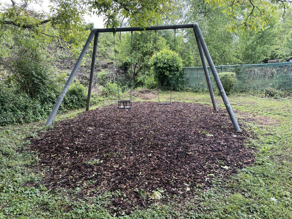 Spielplatz Nachtweide, Schaukel