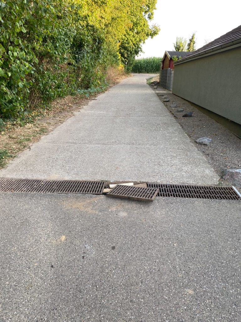 Abflussrinne am Bahnhof